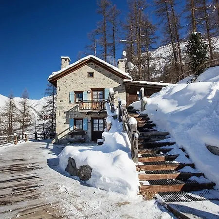 Charm Chalet *