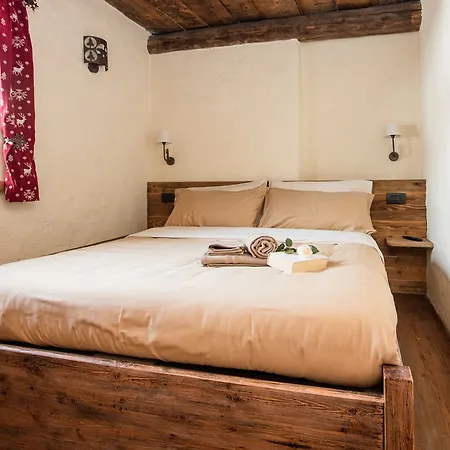 Charm Chalet